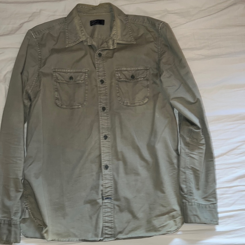 Men’s casual button shirt size medium